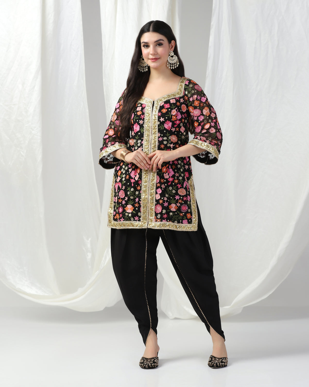 Aari Embroidered Black Kurta Set With Dupatta