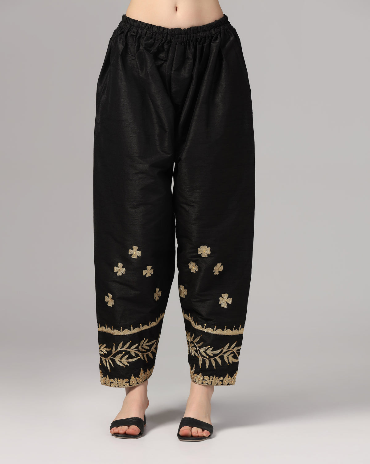 Black Aari Embroidered Kurta Set With Dupatta