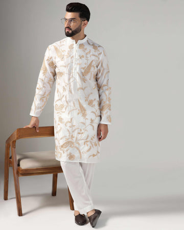 Off-White kurta with elegant resham embroidery