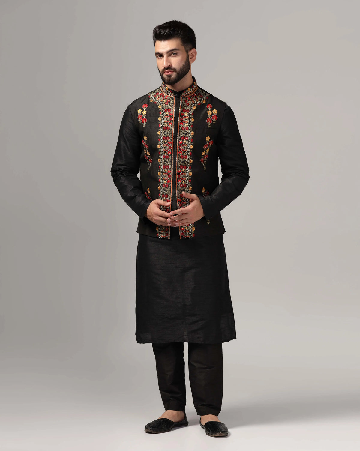 Men's Ethnic Black Kurta Set With Embroidered Nehru Jacket