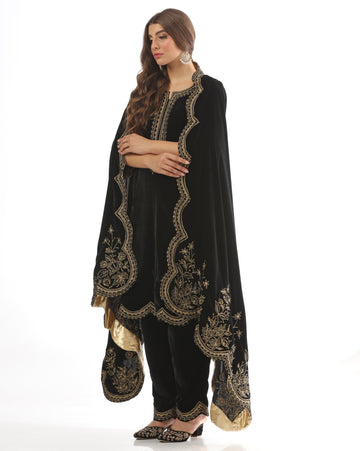Black Velvet Aari Embroidered Kurta Set