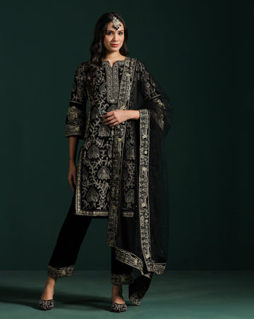 Black Velvet Dori Embroidered Kurta Set