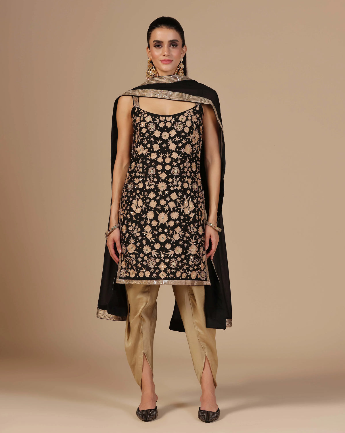 Black aari thread work kurta set with tulip pants for women — RNG REZA