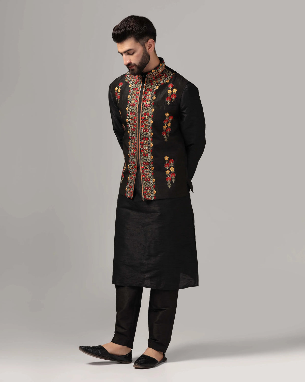 Men's Ethnic Black Kurta Set With Embroidered Nehru Jacket