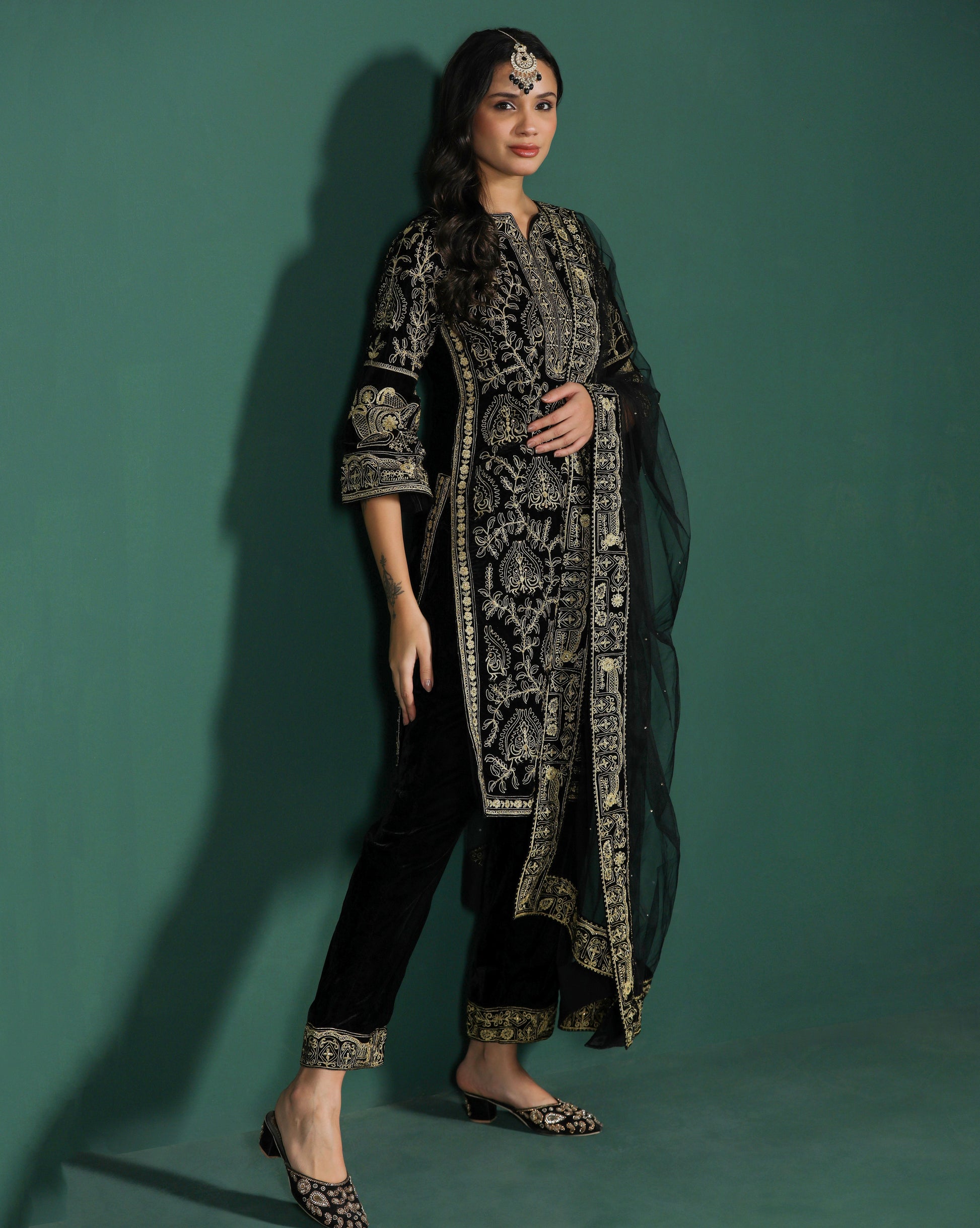 Black Velvet Dori Embroidered Kurta Set