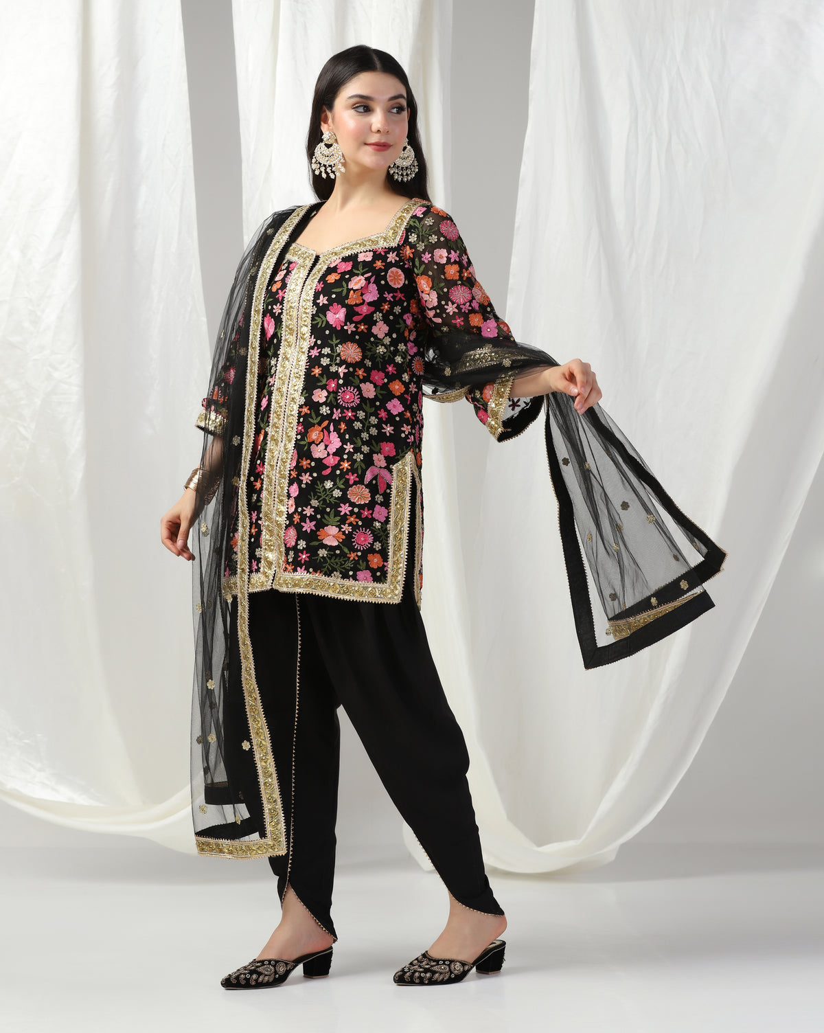 Aari Embroidered Black Kurta Set With Dupatta