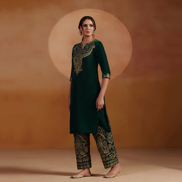Emerald Green Velvet Aari Embroidered Kurta Set