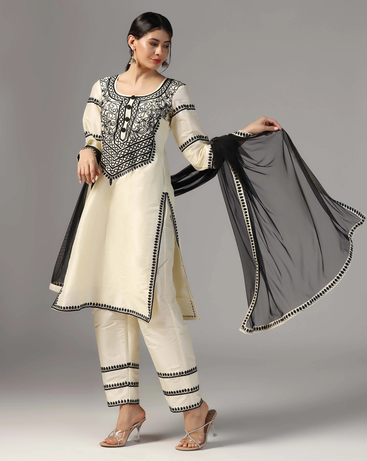 Embroidered Kurti Set