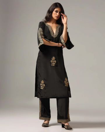 Black gold embroidered set