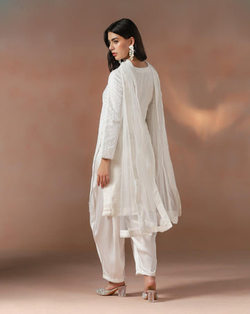 Chanderi Aari Thread Embroidered Kurta Pants Set with Dupatta & Lace Detailing