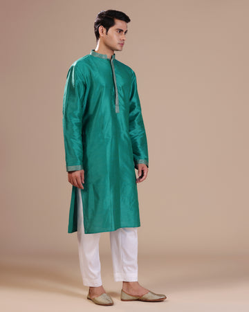 Men's Dupion Silk Emerald Green Kurta Set With Refined Contrast Detailing