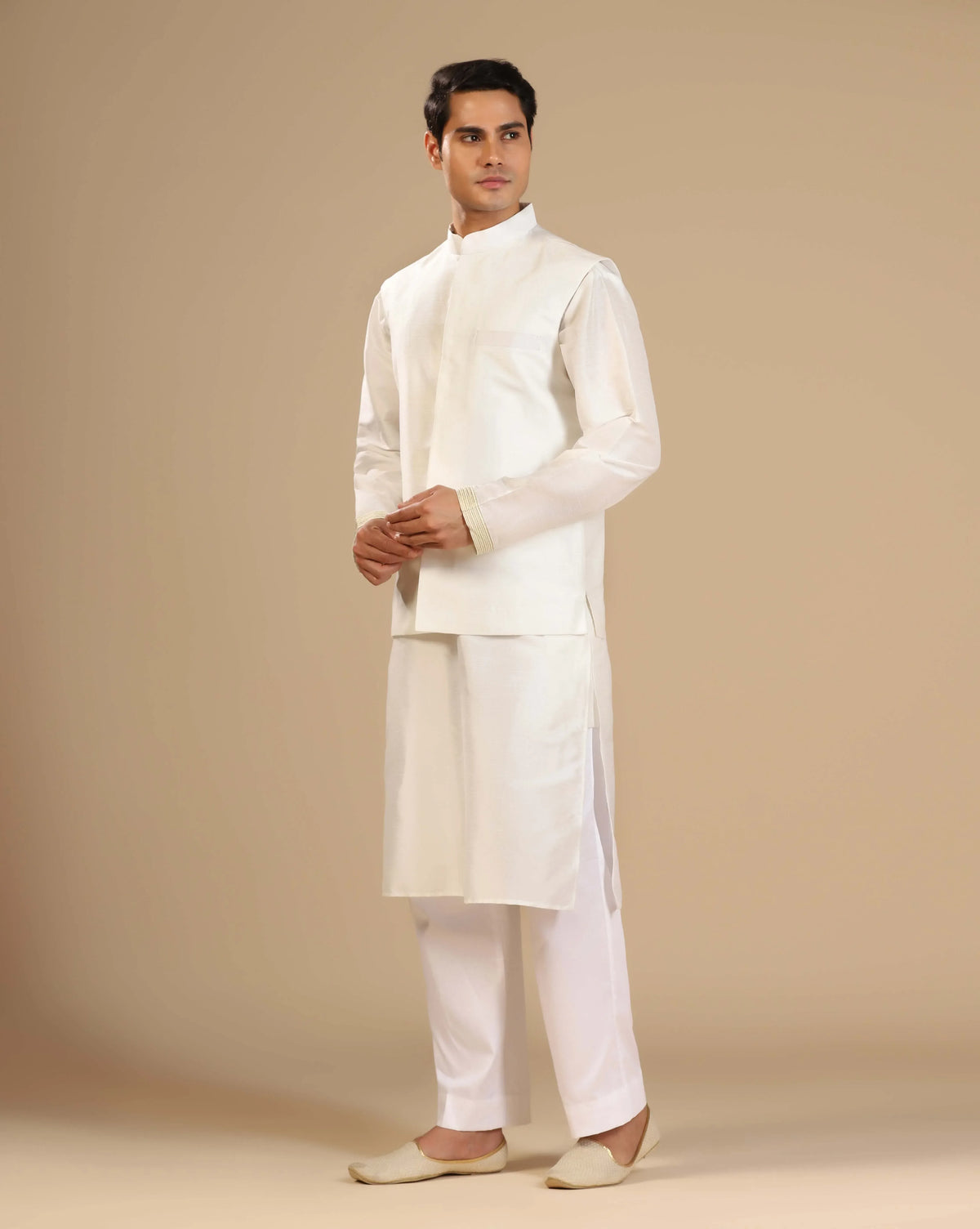 Elegant Off-White Embroidered Kurta Set With Bundi Jacket