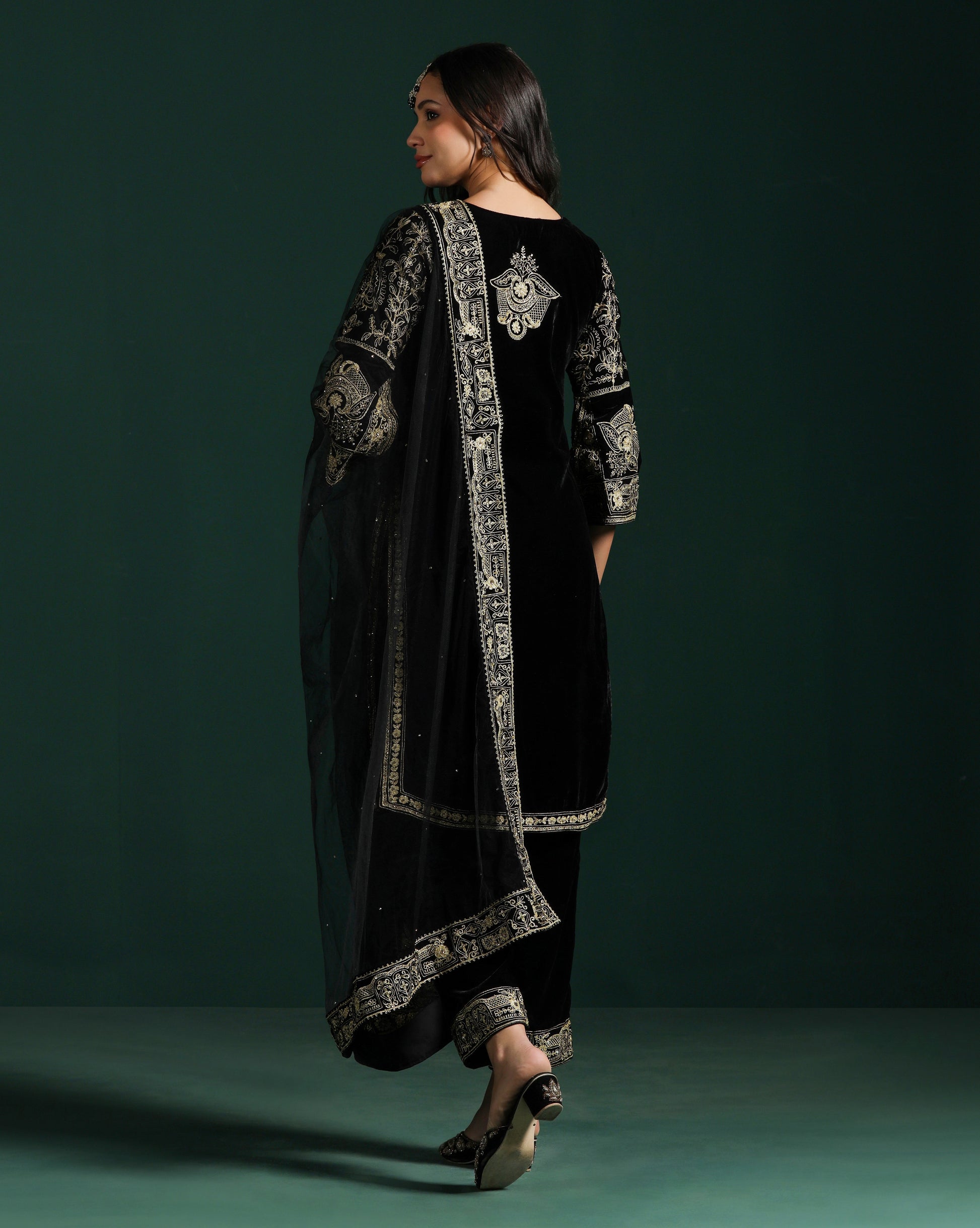 Black Velvet Dori Embroidered Kurta Set