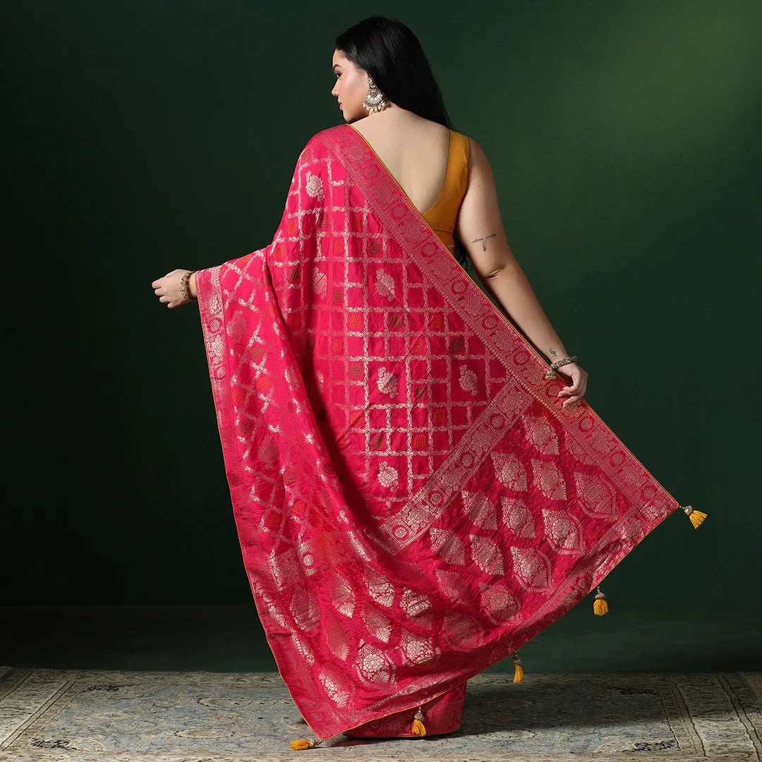 Red Bandhani Georgette Saree With Unstitched Blouse