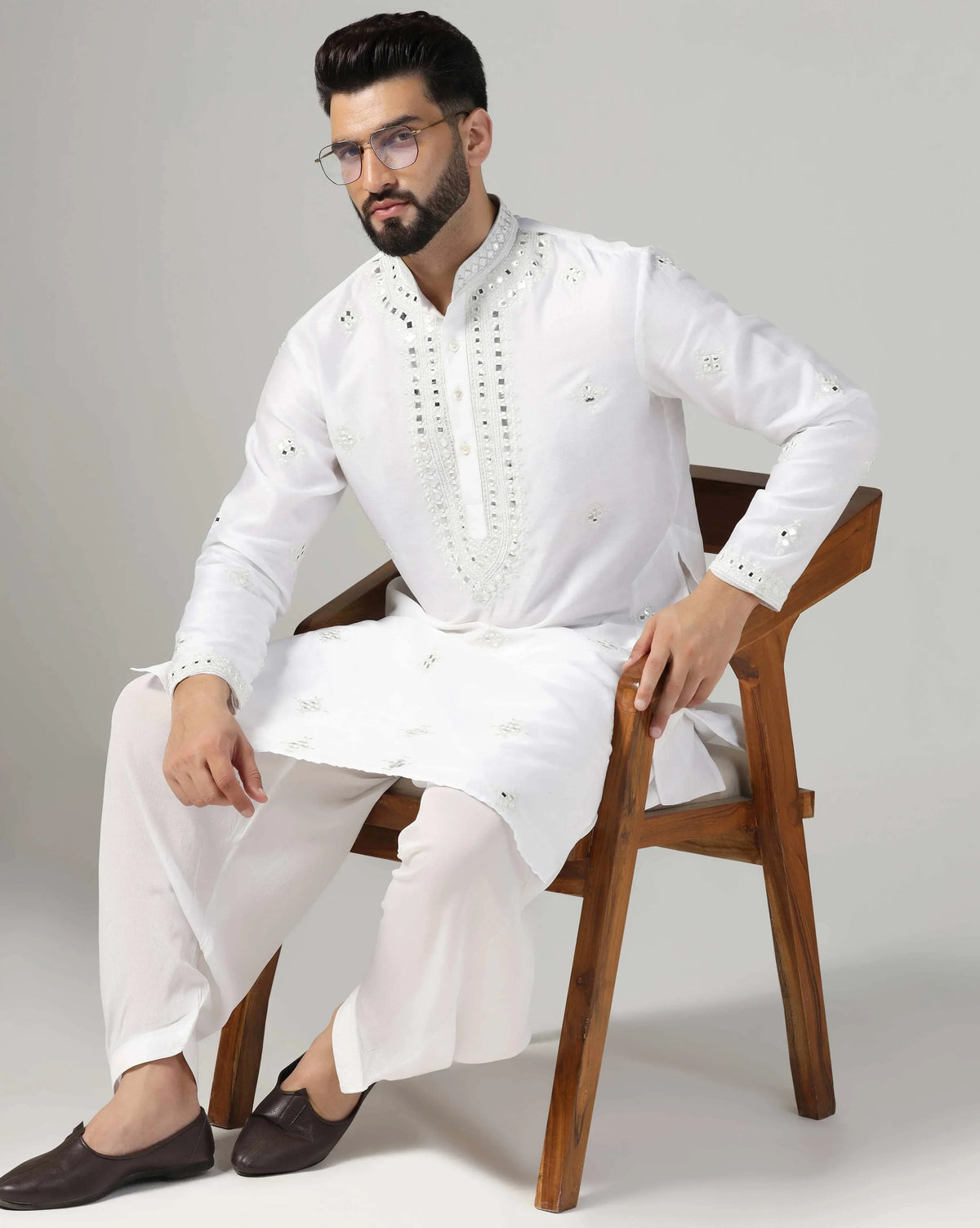 Men's Kurta Salwar Set With Mirror Work Detailing