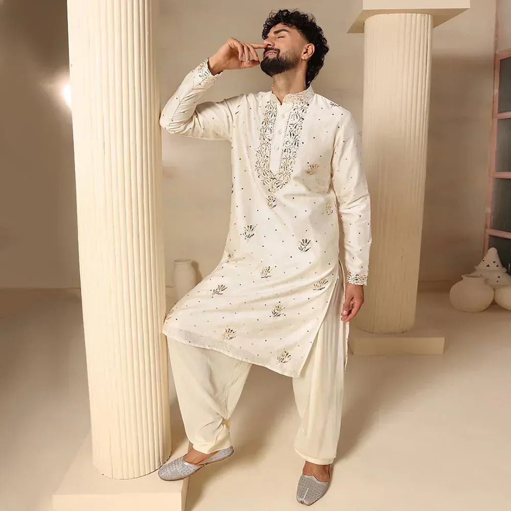 Traditional Ivory Men's Kurta Set Featuring Intricate Mukesh Embroidery