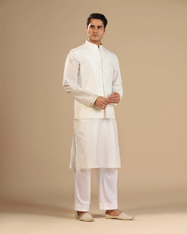 Men's Elegant Off-White Embroidered Kurta Set With Bundi Jacket