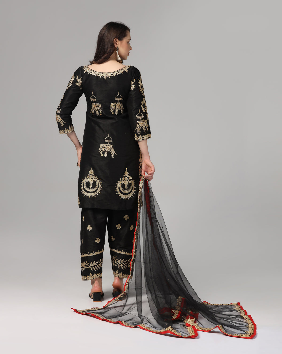 Black Aari Embroidered Kurta Set With Dupatta