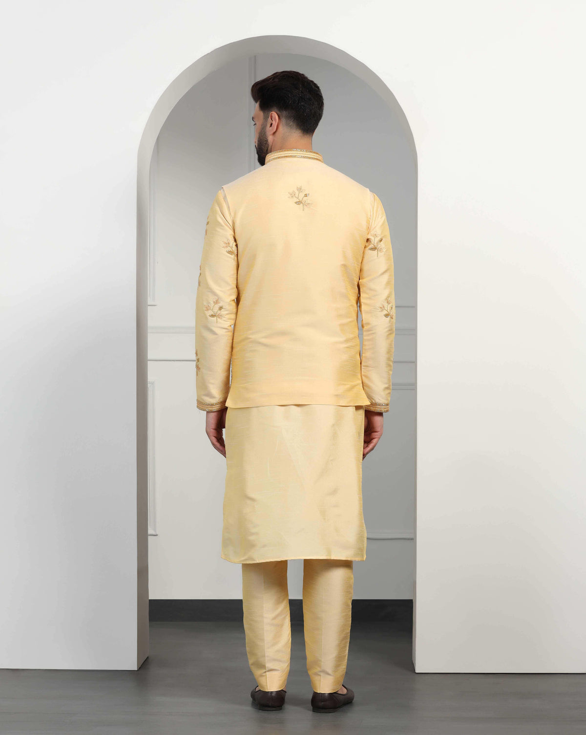 Monotone Yellow Men's Kurta Set With Hand Embroidered Bundi
