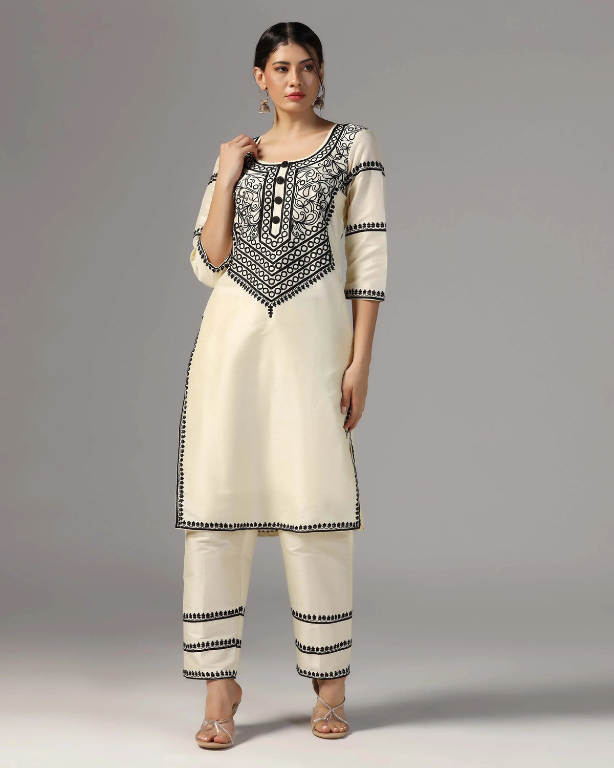 Embroidered Kurti Set