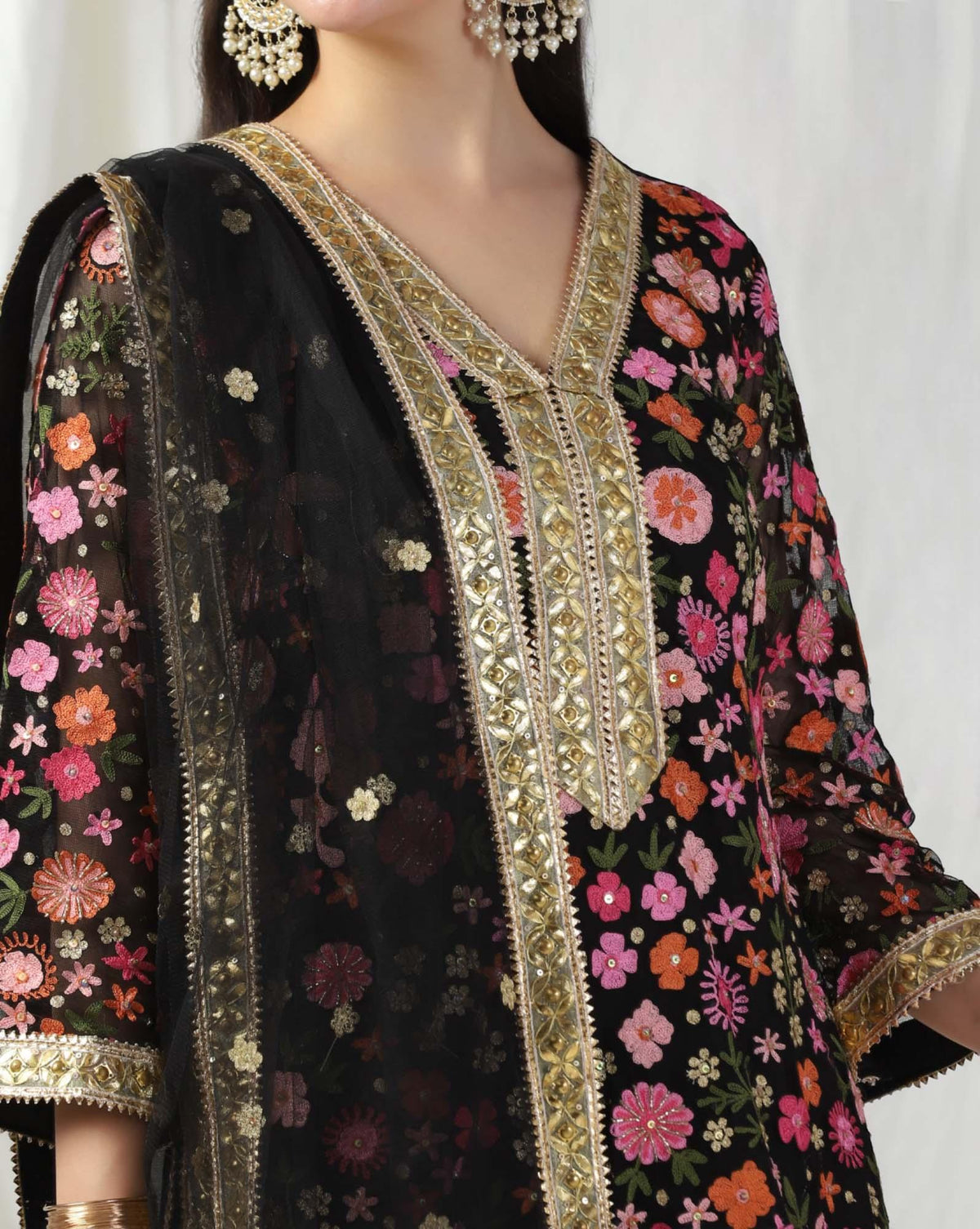 Black Aari Thread Embroidered Kurta With Crepe Pants & Dupatta
